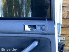 Петля двери задней левой Volkswagen Golf, 2004 г.