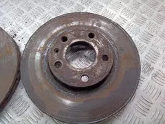 Диск тормозной передний Volkswagen Passat, 2004 г.