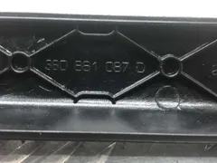 Пластик салазок сиденья Volkswagen Passat, 2001 г.