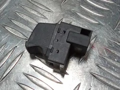 Кнопка открытия лючка топливного бака Volkswagen Passat, 2002 г.