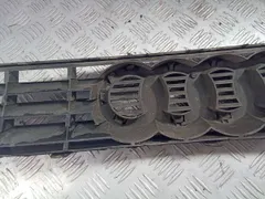 Решетка радиатора Audi A3, 2000 г.