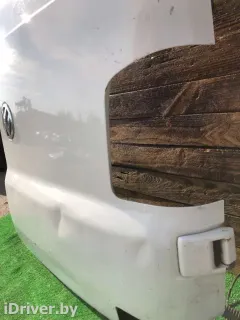 Петля двери задней правой Volkswagen Transporter, 2008 г.