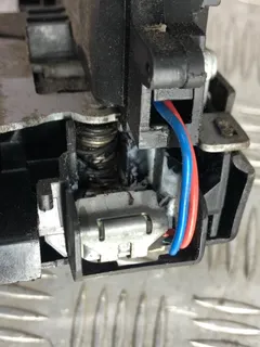 Замок двери передней правой Audi A4, 2002 г.