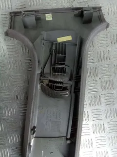 Обшивка стойки центральной левой Audi A6, 2000 г.