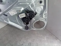 Стеклоподъемник электрический задний левый Volkswagen Passat, 2002 г.