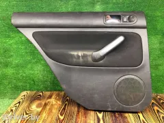 Обшивка двери задней левой (дверная карта) Volkswagen Golf, 1999 г.