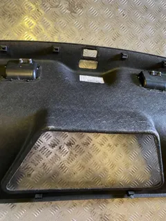Обшивка крышки багажника Audi A8, 2005 г.