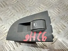 Кнопка стеклоподъемника Audi A6, 2000 г.