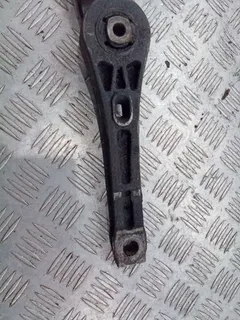 Кронштейн КПП Volkswagen Passat, 2010 г.