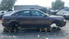 Петля двери передней правой Audi A4, 1999 г.