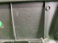 Пластик салазок сиденья Volkswagen Sharan, 2003 г.