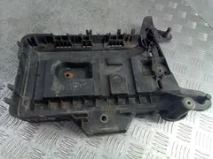 Полка аккумулятора Volkswagen Passat, 2011 г.