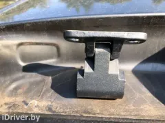 Петля крышки багажника Volkswagen Golf, 2005 г.