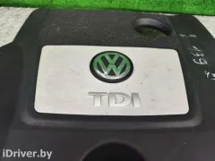 Декоративная крышка двигателя Volkswagen Golf, 2004 г.