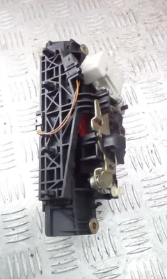 Замок багажника Audi A6, 1998 г.
