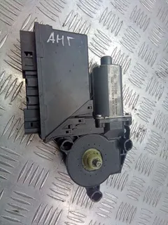 Моторчик стеклоподъемника передний правый Audi A4, 2006 г.