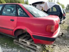 Стекло кузовное боковое левое Audi 80, 1994 г.