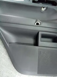 Обшивка двери задней левой (дверная карта) Volkswagen Touareg, 2008 г.