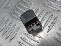 Кнопка стеклоподъемника Volkswagen Passat, 2001 г.