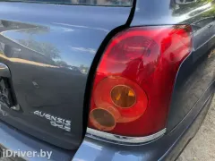 Фонарь задний правый Toyota Avensis, 2005 г.