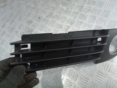 Заглушка (решетка) в бампер передний Audi A6, 2002 г.