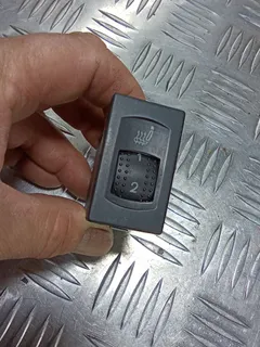 Кнопка подогрева сидений Volkswagen Passat, 2003 г.