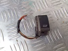 Кнопка стеклоподъемника переднего правого Audi A3, 2000 г.