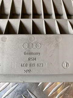 Пластик салона Audi A8, 2005 г.