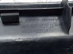 Накладка двери (крышки) багажника Audi A4, 2003 г.