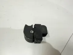 Кнопка стеклоподъемника переднего левого Audi A4, 2004 г.