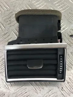 Дефлектор обдува салона Audi A8, 2007 г.