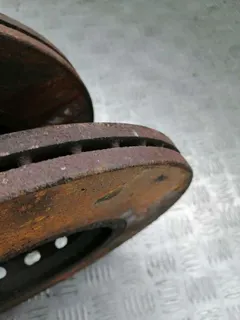 Диск тормозной передний Audi A4, 2003 г.