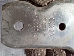 Петля капота Audi A6, 2006 г.