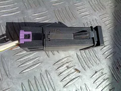 Кнопка подогрева заднего стекла Audi A4, 1997 г.