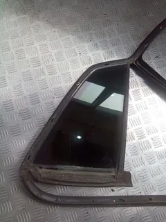 Стекло двери задней правой Volkswagen Phaeton, 2002 г.