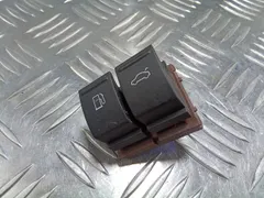 Кнопка открытия лючка топливного бака Volkswagen Passat, 2007 г.