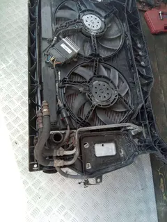 Передняя панель крепления облицовки (телевизор) Audi A4, 2009 г.