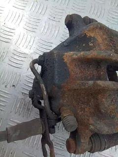 Суппорт передний левый Audi A4, 1997 г.