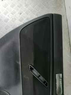 Обшивка двери задней левой (дверная карта) Volkswagen Passat, 2003 г.