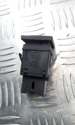 Кнопка подогрева заднего стекла Volkswagen Transporter, 2008 г.