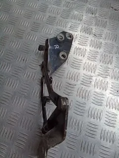 Петля капота правая Volkswagen Touareg, 2007 г.
