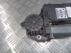 Моторчик стеклоподъемника передний левый Audi A4, 2004 г.