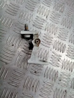 Петля двери передней правой Audi A4, 2010 г.