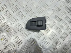 Кнопка стеклоподъемника Audi A4, 1997 г.