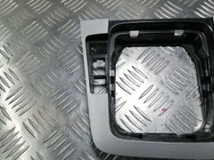 Рамка (накладка) рычага КПП Volkswagen Passat, 2010 г.