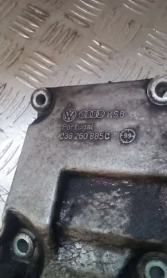 Кронштейн компрессора кондиционера Audi A4, 2000 г.