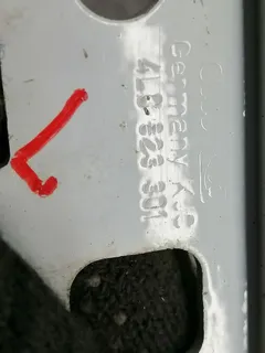 Петля капота левая Audi Q7, 2014 г.
