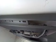 Обшивка двери задней левой (дверная карта) Volkswagen Touareg, 2011 г.