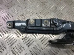 Петля крышки багажника Audi A6, 2001 г.