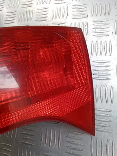 Фонарь крышки багажника правый Audi A4, 2006 г.